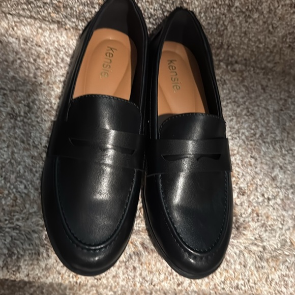 Women’s Kenzie Classic black penny loafers. New without tags. - Picture 2 of 5